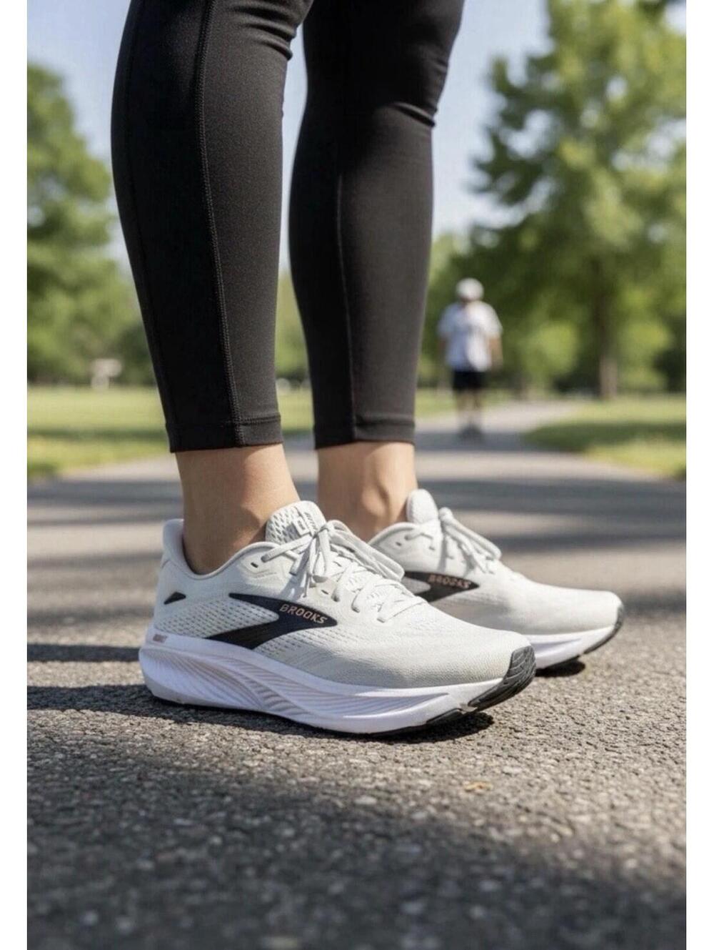 Brooks Ghost 18 Women's Running Training Gym Shoes White Rose Gold Size 7.5 - Picture 1 of 15